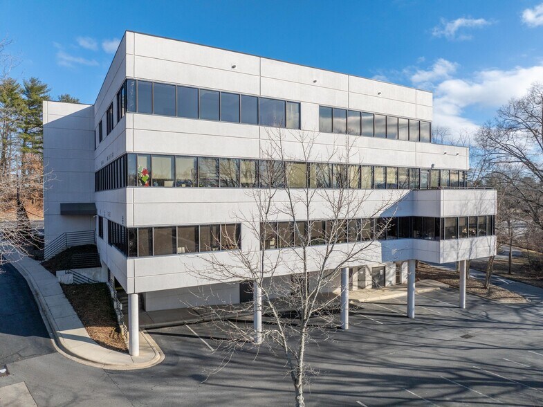 More Photos Of 41 Oakland Rd, Asheville Medical For Sale