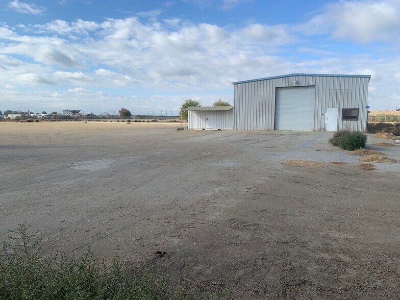 Primary Photo Of 8921 De Swan Ct, Bakersfield Warehouse For Lease
