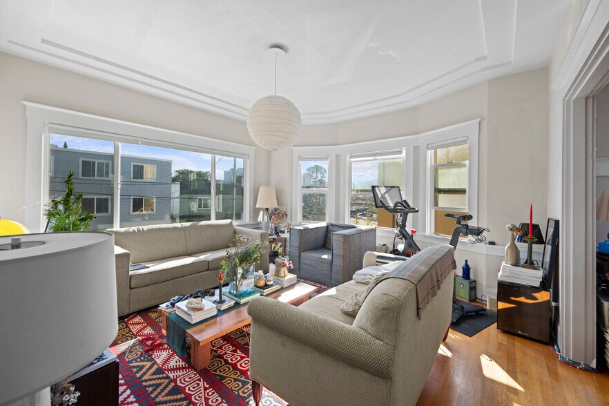 More Photos Of 4045 Manila Ave, Oakland Apartments For Sale