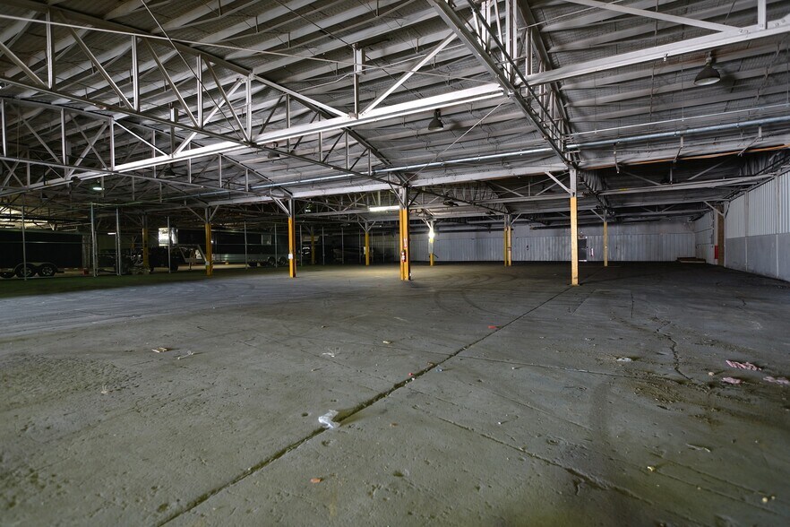 More Photos Of 2281 16th Ave, Columbus Industrial For Sale