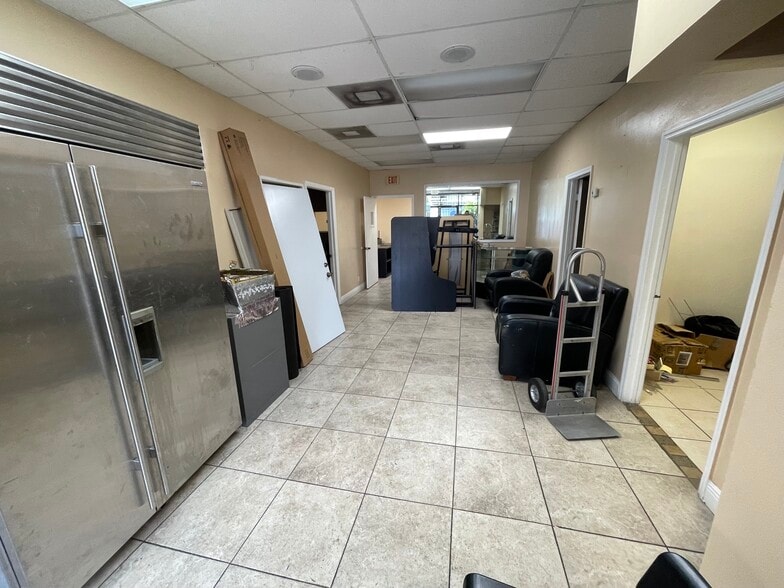 More Photos Of 2150 NW 21st St, Miami Office For Lease