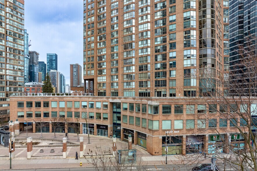More Photos Of 1033 Bay St, Toronto Apartments For Lease
