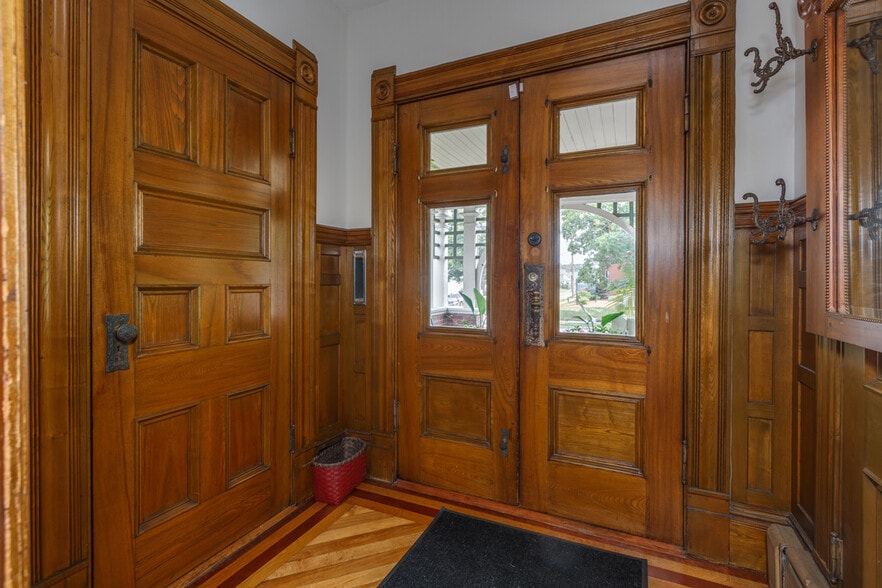 More Photos Of 84 Bay St, Manchester Office Residential For Lease