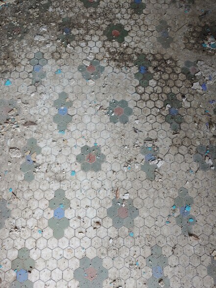 More Photos Of 1010-1016 E Main St, Columbus Storefront Retail Residential For Sale