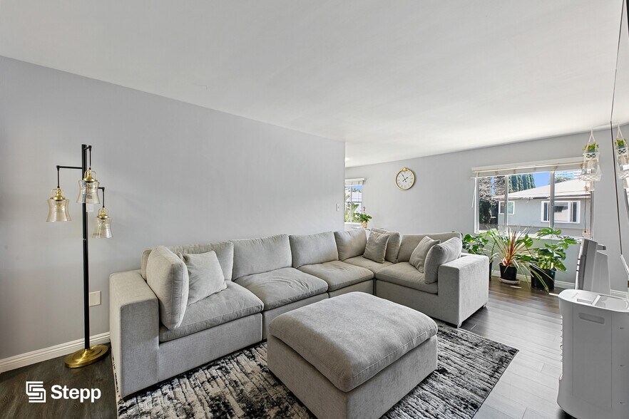 More Photos Of 1809 Appleton St, Long Beach Apartments For Sale