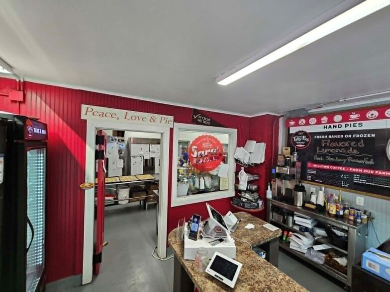 More Photos Of 823 S 4th St, Stillwater Freestanding For Lease