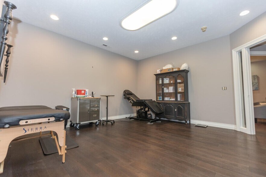 More Photos Of 3060 S Fremont Ave, Springfield General Retail For Sale