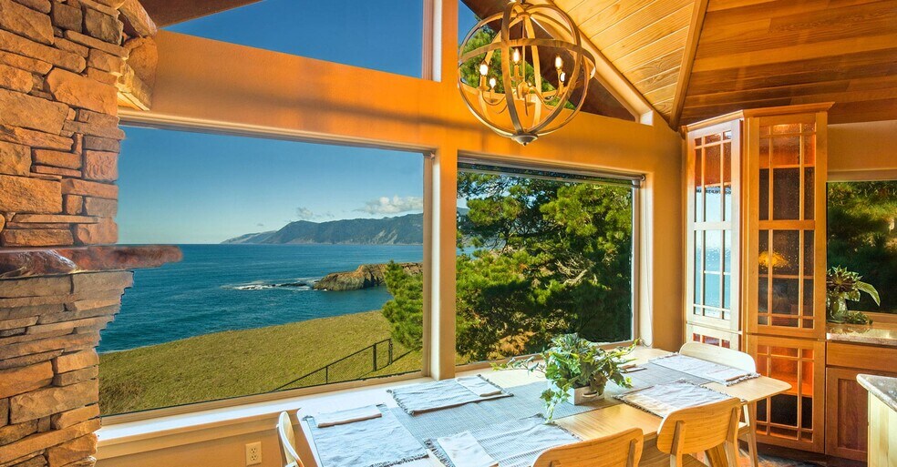 More Photos Of 205 Wave Dr, Shelter Cove Hotel For Sale