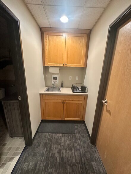 More Photos Of 1555 Campus Way, Billings Office For Sale