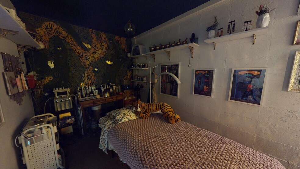 More Photos Of 1700 Montopolis Dr, Austin Freestanding For Lease