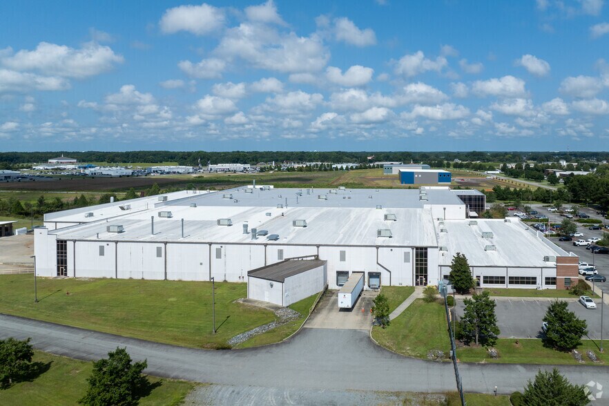 More Photos Of 500 Gateway Dr, Goldsboro Warehouse For Lease