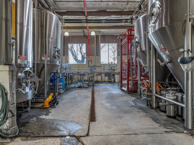 More Photos Of 212 S Green St, Morganton Bar For Sale