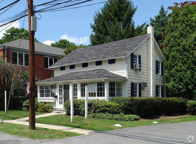 More Photos Of 12 Maple Ave, Armonk Office For Sale