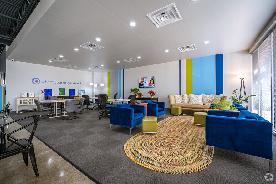 More Photos Of 1000 N Post Oak Rd, Houston Coworking Space