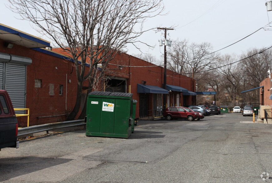 More Photos Of 3148-3152 Bladensburg Rd NE, Washington Service For Lease