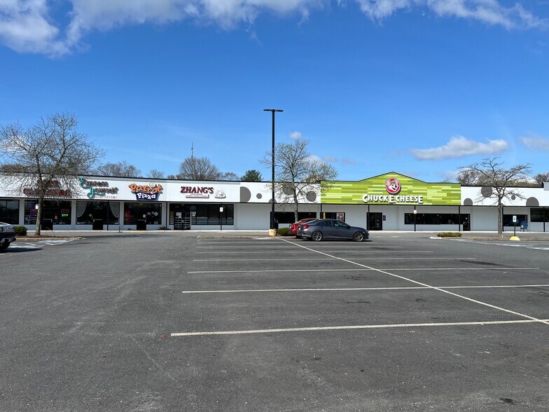 More Photos Of 50 SW Cutoff, Worcester Freestanding For Lease