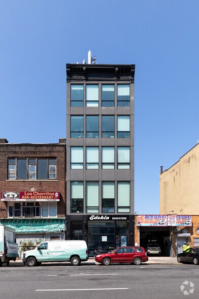 More Photos Of 2505 3rd Ave, Bronx Apartments For Lease