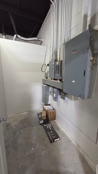 More Photos Of 180 W Main St, Rigby Industrial For Lease