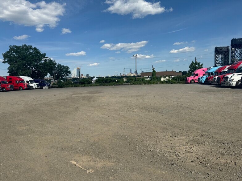 More Photos Of 1 Hackensack Ave, South Kearny Distribution For Lease