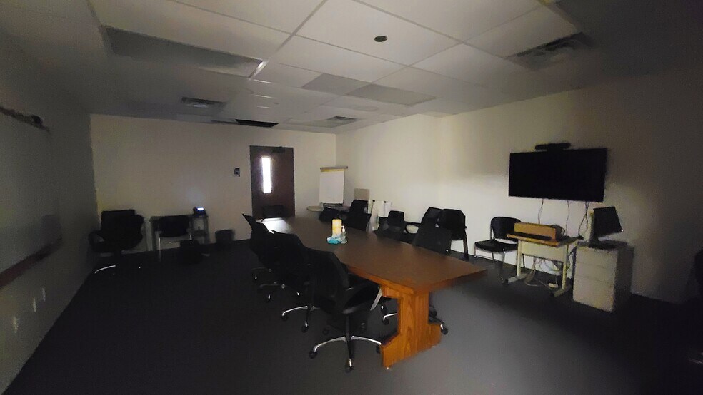 More Photos Of 710 W 8th St, Fort Scott Office For Sale