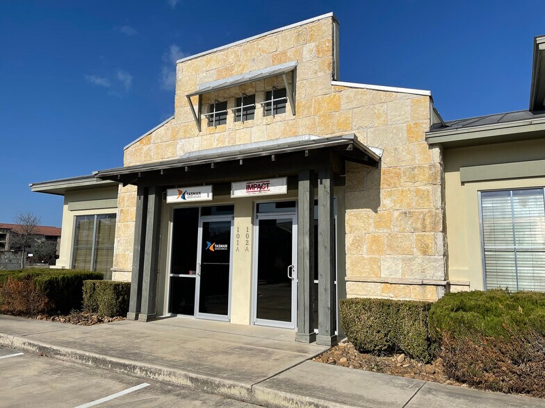 More Photos Of 1920 Corporate Dr, San Marcos Office For Sale