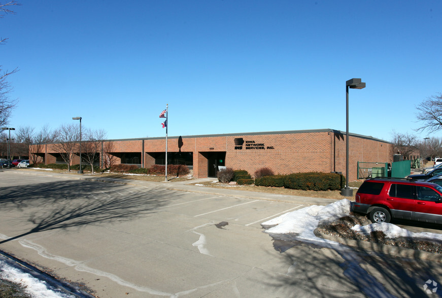 Primary Photo Of 4201 Corporate Dr, West Des Moines Medical For Lease