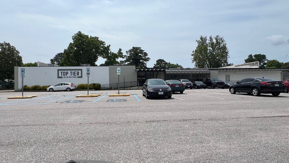 More Photos Of 5301 E Princess Anne Rd, Norfolk Flex For Lease