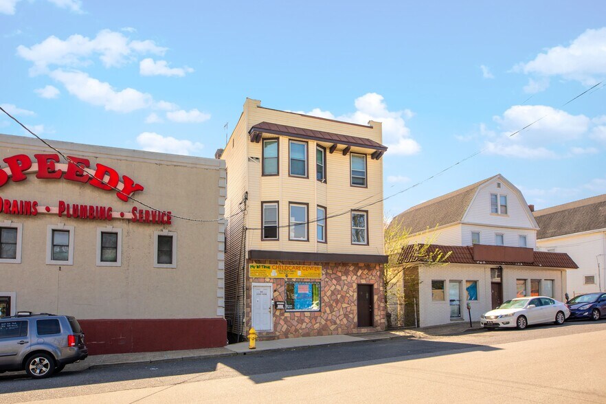 More Photos Of 23 Orange St, Bloomfield Apartments For Sale