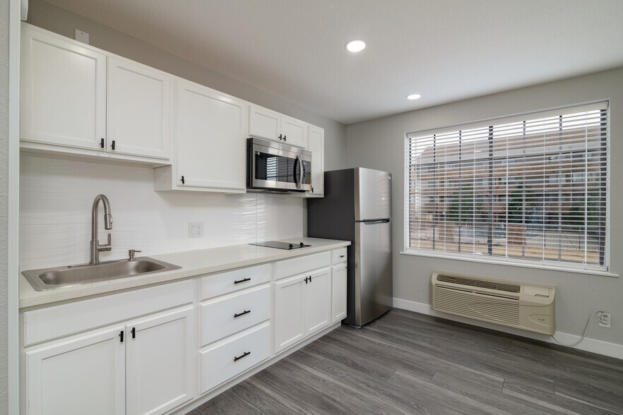 More Photos Of 3211 S 79th East Ave, Tulsa Apartments For Sale