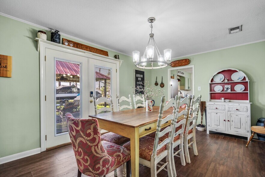 More Photos Of 695 Blue Jay Rd, Rincon General Retail For Sale