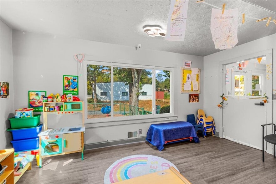 More Photos Of 57 Merritt St SE, Marietta Daycare Center For Sale