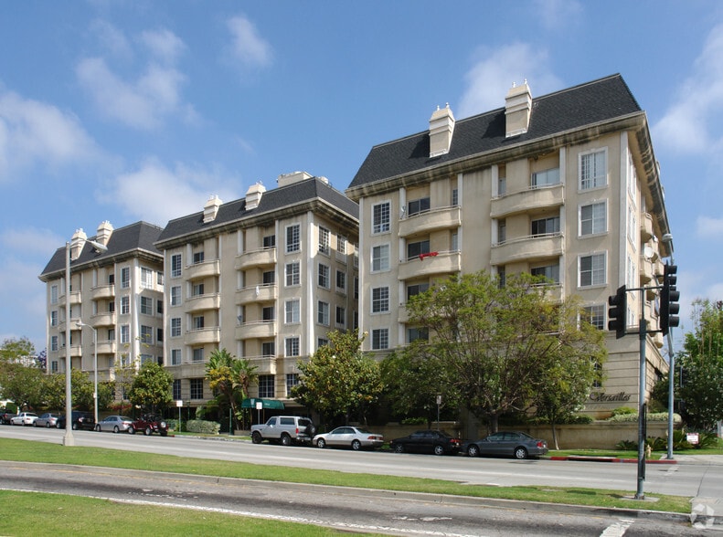 Primary Photo Of 8811 Burton Way, Los Angeles Apartments For Sale