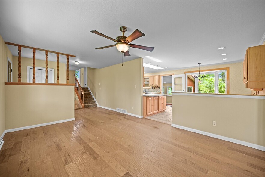 More Photos Of 1335 S Kio St, Watkins Veterinarian Kennel For Sale