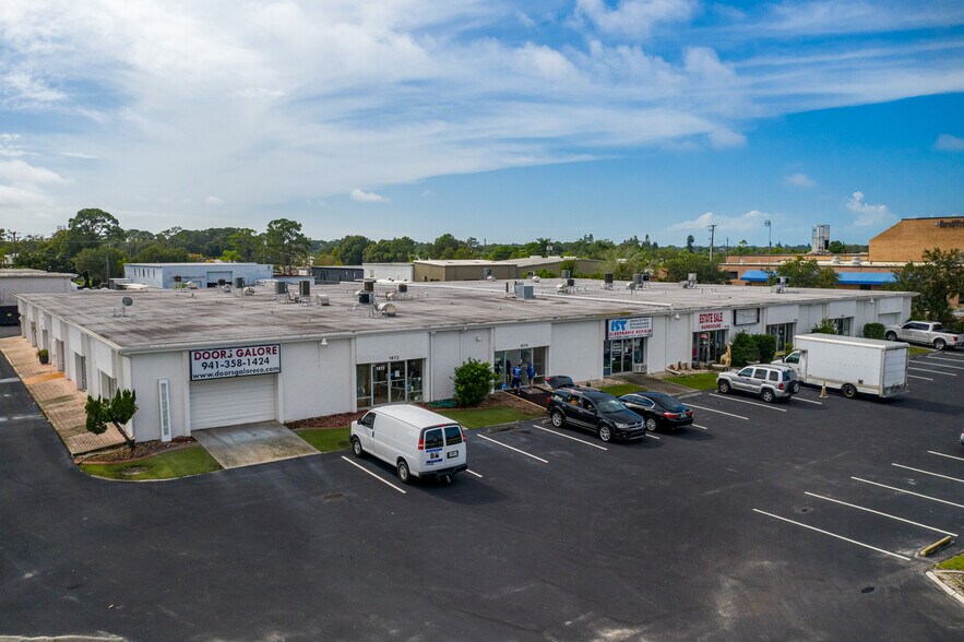 More Photos Of 1850-1890 University Pky, Sarasota Warehouse For Sale
