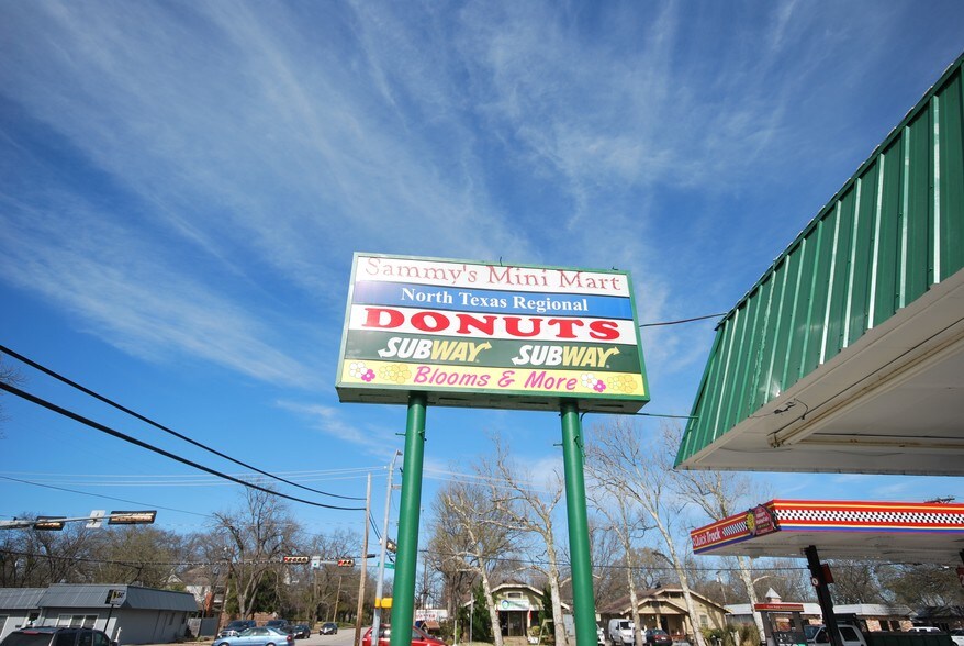 More Photos Of 1309-1317 W Main St, Waxahachie Freestanding For Lease