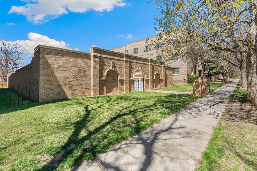 More Photos Of 961 N Marion St, Denver Self Storage For Sale