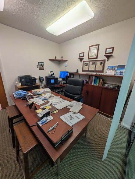 More Photos Of 10720 W 7 Mile Rd, Detroit Office For Sale