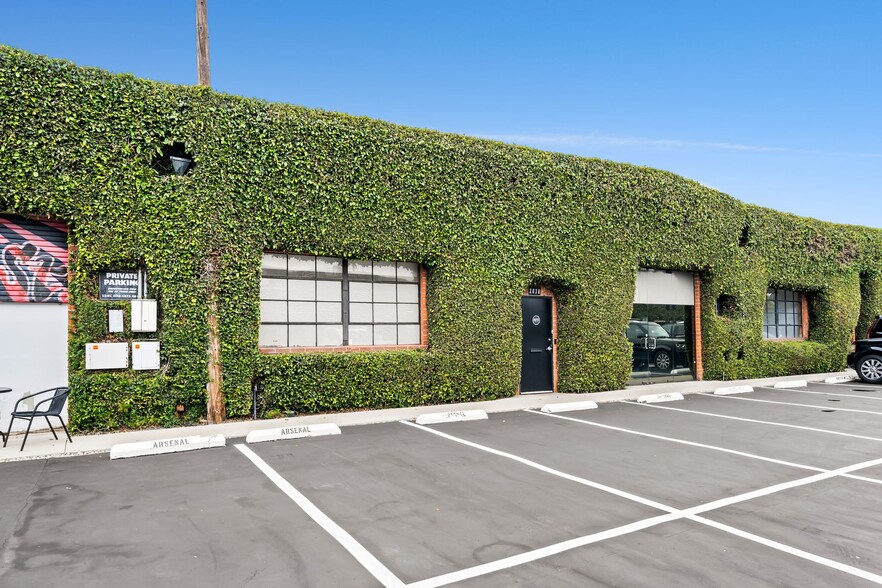 Primary Photo Of 2014-2058 Broadway, Santa Monica Office For Lease