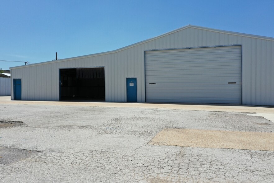 More Photos Of 1605 Century St, Pflugerville Manufacturing For Lease