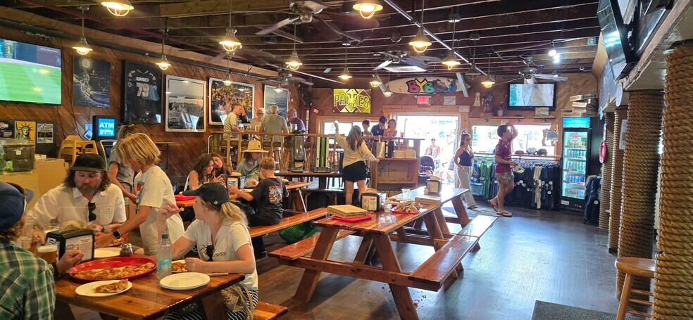 More Photos Of 135 N Highway 101, Solana Beach Restaurant For Sale