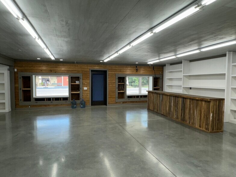 More Photos Of 613 N Main St, Piedmont Restaurant For Sale