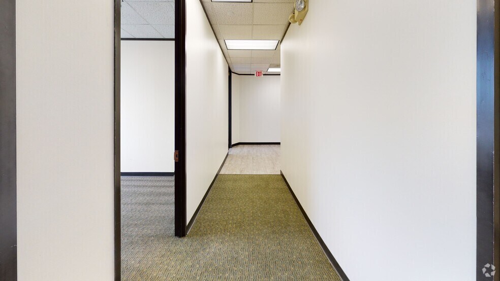 More Photos Of 7800 W IH-10, San Antonio Office For Lease
