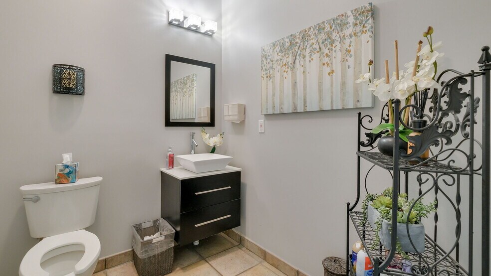 More Photos Of 42 S York Rd, Hatboro Storefront For Sale