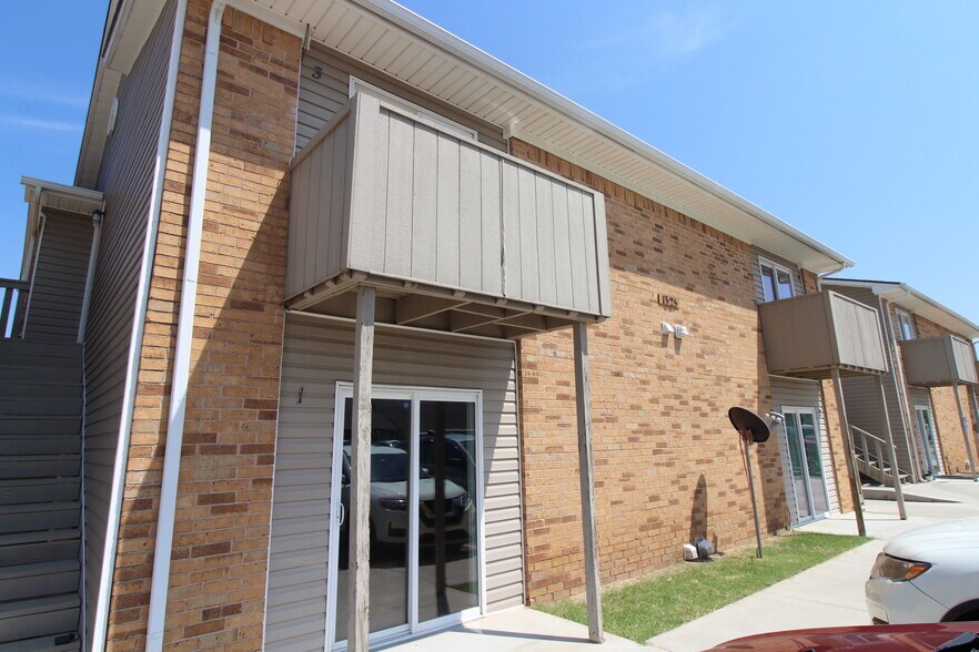 More Photos Of 1311 Glen Oaks Ct, Norman Apartments For Sale