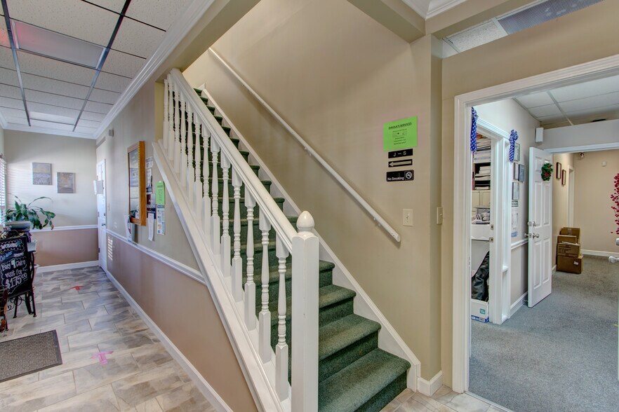 More Photos Of 4327 Mundy Mill Rd, Oakwood Office Residential For Sale