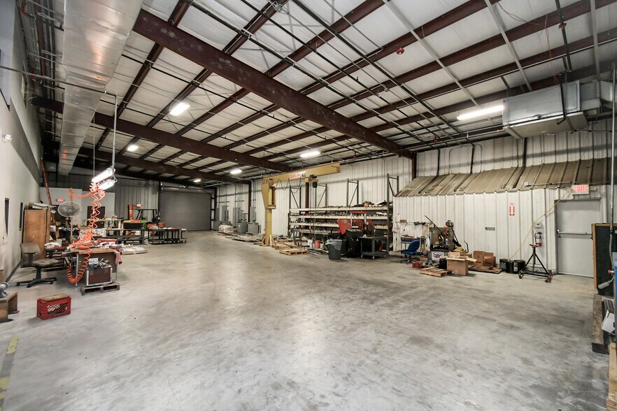 More Photos Of 12506 Taylor Rd, Houston Warehouse For Sale