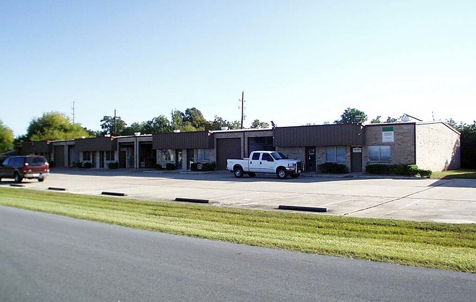 Primary Photo Of 501 Bains St, Brookshire Flex For Lease