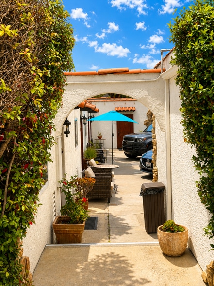 More Photos Of 1322 N Coast Hwy 101, Encinitas Hotel For Sale