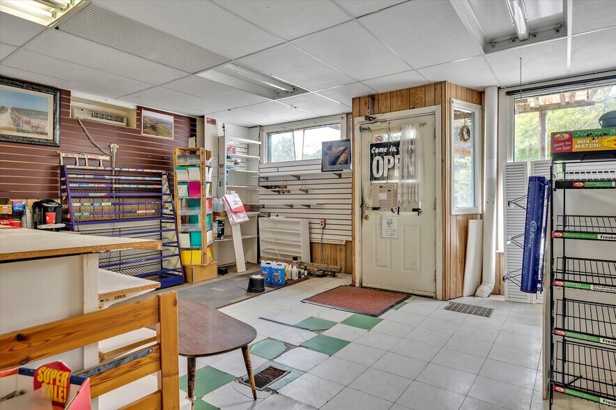 More Photos Of 2449 Queen Mary St, Cavan Storefront Retail Residential For Sale