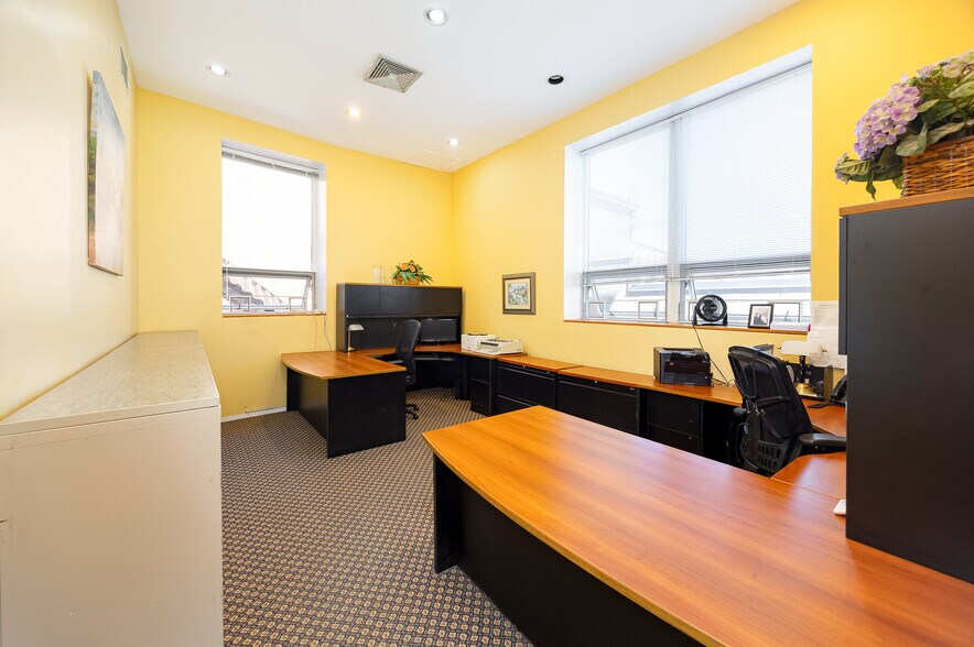More Photos Of 9 Cannon St, Poughkeepsie Office For Sale